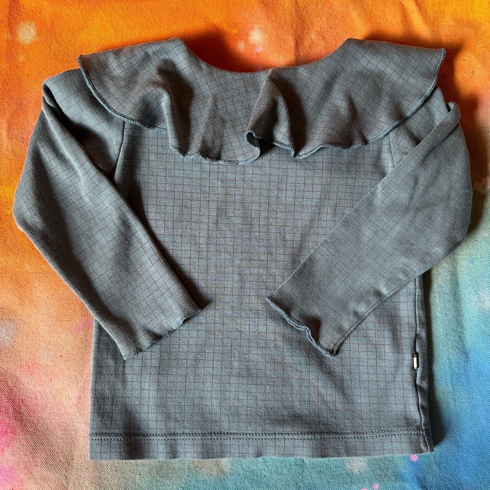Oeuf Ruffle Collar Grid Pattern Long Sleeve Top